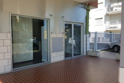 LOCALE COMMERCIALE di complessivi 115 mq LOCALE COMMERCIALE di complessivi 115 mq