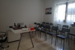 AFFITTASI LOCALE COMMERCIALE DI 40 MQ USO UFFICIO AFFITTASI LOCALE COMMERCIALE DI 40 MQ USO UFFICIO