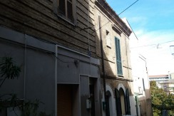 TERRACIELO DI 80 MQ IN CENTRO STORICO DA RISTRUTTURARE TERRACIELO DI 80 MQ IN CENTRO STORICO DA RISTRUTTURARE