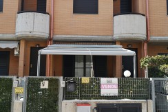 VASTO MARINA – DUPLEX IN VILLETTA CON TERRAZZO E POSTI AUTO VASTO MARINA – DUPLEX IN VILLETTA CON TERRAZZO E POSTI AUTO