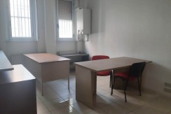 AFFITTASI LOCALE COMMERCIALE USO UFFICIO IN ZONA PIAZZA ROSSETTI
