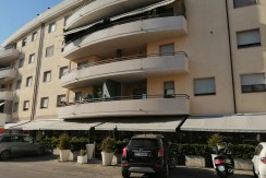 APPARTAMENTO DI 85 MQ CON GARAGE IN ZONA CENTRALE APPARTAMENTO DI 85 MQ CON GARAGE IN ZONA CENTRALE