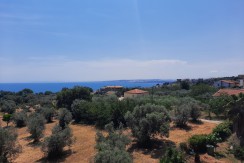 APPARTAMENTO CON TERRAZZO VISTA MARE, GARAGE E POSTO AUTO