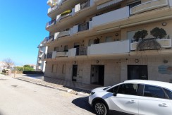 APPARTAMENTO CON GARAGE ZONA VIA G. CESARE