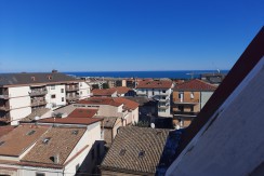 AFFITTASI APPARTAMENTO DI 130 MQ SU CORSO MAZZINI