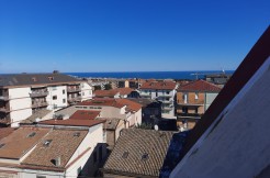 AFFITTASI APPARTAMENTO DI 130 MQ SU CORSO MAZZINI