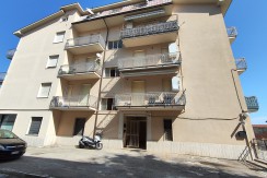 APPARTAMENTO IN ZONA CENTRALE DI 162MQ CON CANTINA E P. AUTO