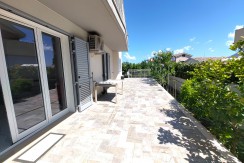 NUOVO APPARTAMENTO AL PIANO TERRA CON TERRAZZO E GARAGE