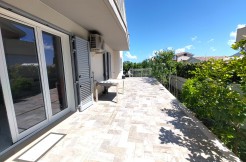 NUOVO APPARTAMENTO AL PIANO TERRA CON TERRAZZO E GARAGE