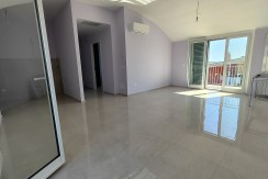 NUOVO APPARTAMENTO MANSARDATO DI 115 MQ CON GARAGE