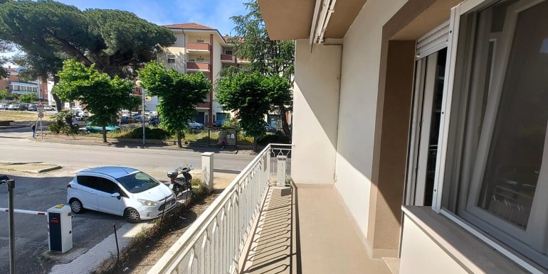 Esterno 4