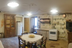 CASA AFFIANCATA SU 3 LIVELLI A GUILMI CASA AFFIANCATA SU 3 LIVELLI A GUILMI