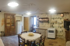 CASA AFFIANCATA SU 3 LIVELLI A GUILMI CASA AFFIANCATA SU 3 LIVELLI A GUILMI