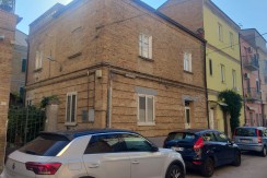 CASA AFFIANCATA DI 98 MQ IN ZONA CENTRO STORICO